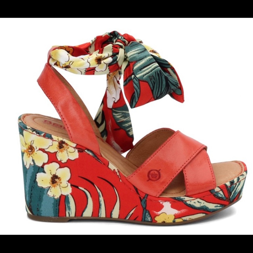 Born Wedges leather. Orange bright and floral